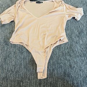 Women's PrettyLittleThing V-Neck Bodysuit in Cream